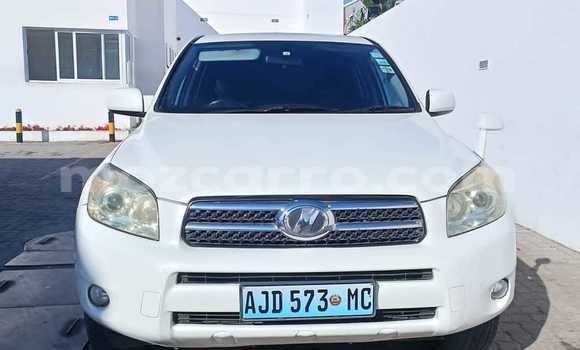 Buy Used Toyota RAV4 White Car in Maputo in Maputo