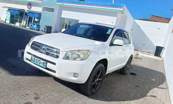 Nunua Ilio tumika Toyota RAV4 Nyeupe Gari ndani ya Maputo nchini Maputo Nunua Ilio tumika Toyota RAV4 Nyeupe Gari ndani ya Maputo nchini Maputo