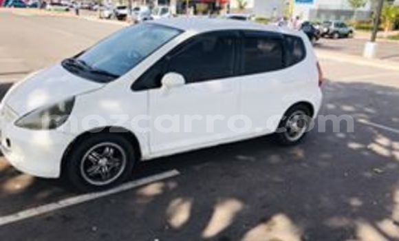 Comprar Usado Honda Fit Branco Carro em Maputo em Maputo Comprar Usado Honda Fit Branco Carro em Maputo em Maputo