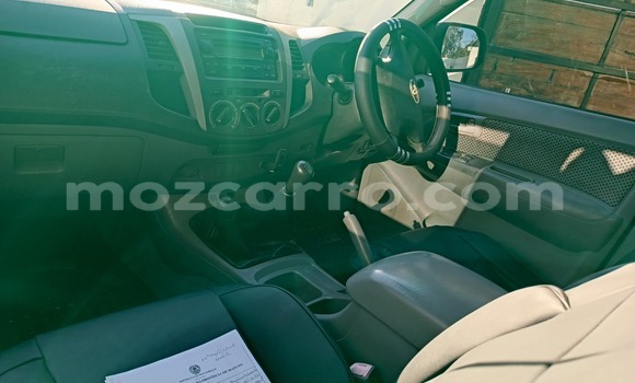 Nunua Ilio tumika Toyota Hilux Nyingine Gari ndani ya Maputo nchini Maputo Nunua Ilio tumika Toyota Hilux Nyingine Gari ndani ya Maputo nchini Maputo