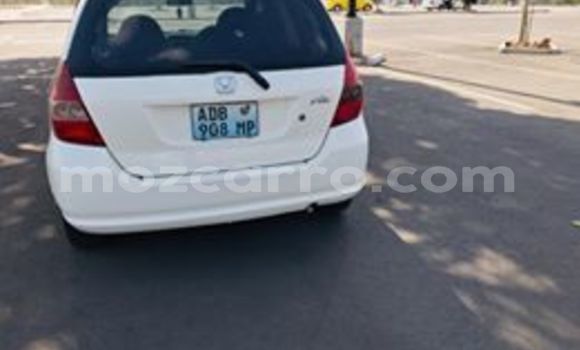 Comprar Usado Honda Fit Branco Carro em Maputo em Maputo Comprar Usado Honda Fit Branco Carro em Maputo em Maputo