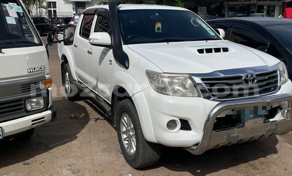 Comprar Novo Toyota Hilux Branco Carro em Maputo em Maputo Comprar Novo Toyota Hilux Branco Carro em Maputo em Maputo