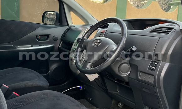 Buy Used Toyota Ractis Blue Car in Maputo in Maputo Buy Used Toyota Ractis Blue Car in Maputo in Maputo