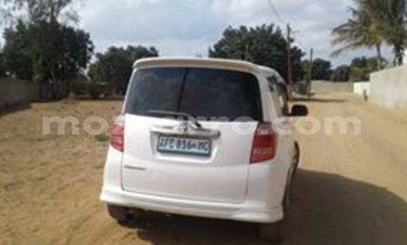 Comprar Usado Toyota Ractis Branco Carro em Maputo em Maputo Comprar Usado Toyota Ractis Branco Carro em Maputo em Maputo