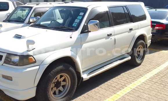 Tenga Tsaru Mitsubishi Challenger Chena Mota in Maputo in Maputo