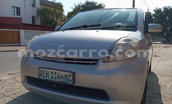 Comprar Usado Toyota Porte Prata Carro em Maputo em Maputo
