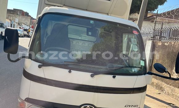 Nunua Ilio tumika Toyota Dyna Nyeupe Gari ndani ya Maputo nchini Maputo
