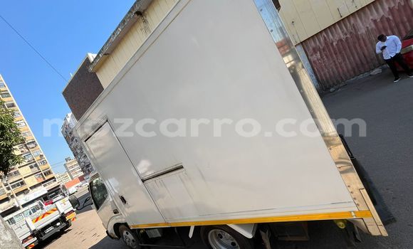 Nunua Ilio tumika Toyota Dyna Nyeupe Gari ndani ya Maputo nchini Maputo Nunua Ilio tumika Toyota Dyna Nyeupe Gari ndani ya Maputo nchini Maputo