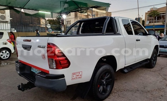 Comprar Usado Toyota REVO CAB Z-EDITION Branco Carro em Maputo em Maputo Comprar Usado Toyota REVO CAB Z-EDITION Branco Carro em Maputo em Maputo