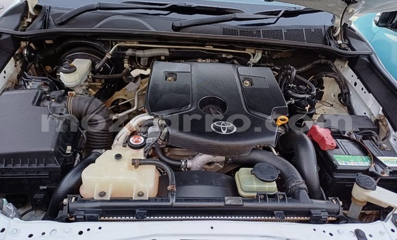 Comprar Usado Toyota REVO CAB Z-EDITION Branco Carro em Maputo em Maputo Comprar Usado Toyota REVO CAB Z-EDITION Branco Carro em Maputo em Maputo