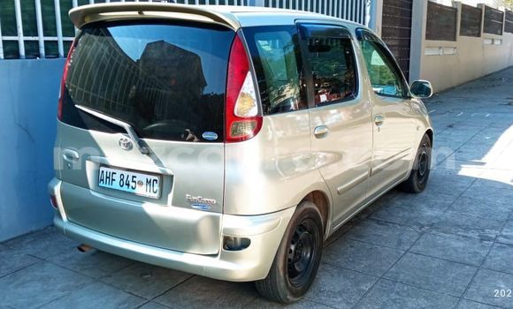 Comprar Usado Toyota FunCargo Castanho Carro em Maputo em Maputo Comprar Usado Toyota FunCargo Castanho Carro em Maputo em Maputo