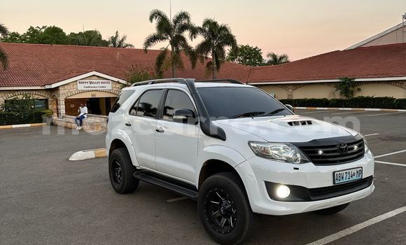 Comprar Novo Toyota Fortuner Prata Carro em Maputo em Maputo Comprar Novo Toyota Fortuner Prata Carro em Maputo em Maputo