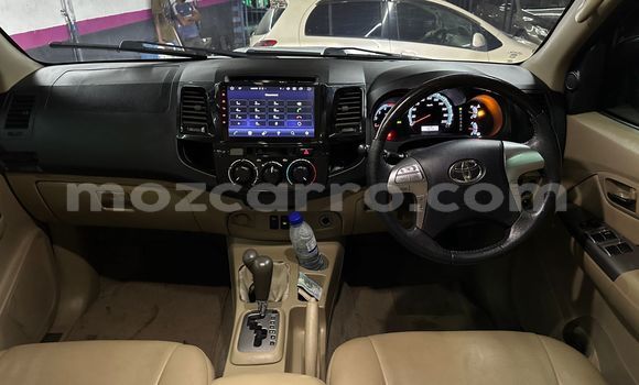 Comprar Novo Toyota Fortuner Prata Carro em Maputo em Maputo Comprar Novo Toyota Fortuner Prata Carro em Maputo em Maputo