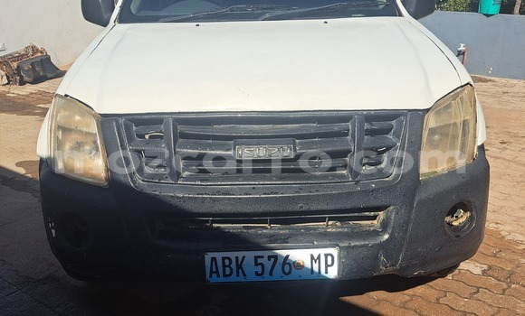 Buy Used Isuzu KB White Car in Maputo in Maputo Buy Used Isuzu KB White Car in Maputo in Maputo