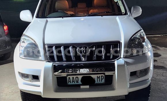 Nunua Ilio tumika Toyota Land Cruiser Prado Nyeupe Gari ndani ya Maputo nchini Maputo Nunua Ilio tumika Toyota Land Cruiser Prado Nyeupe Gari ndani ya Maputo nchini Maputo