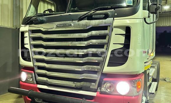 Comprar Novo Isuzu FTR 850 Branco Caminhão em Maputo em Maputo Comprar Novo Isuzu FTR 850 Branco Caminhão em Maputo em Maputo