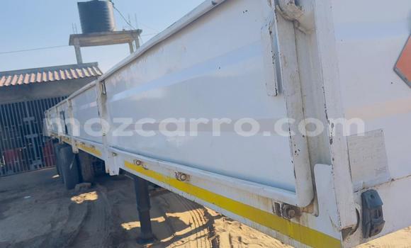 Comprar Novo Isuzu FTR 850 Branco Caminhão em Maputo em Maputo Comprar Novo Isuzu FTR 850 Branco Caminhão em Maputo em Maputo