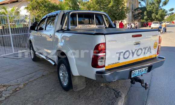 Buy Used Toyota Hilux White Car in Maputo in Maputo Buy Used Toyota Hilux White Car in Maputo in Maputo