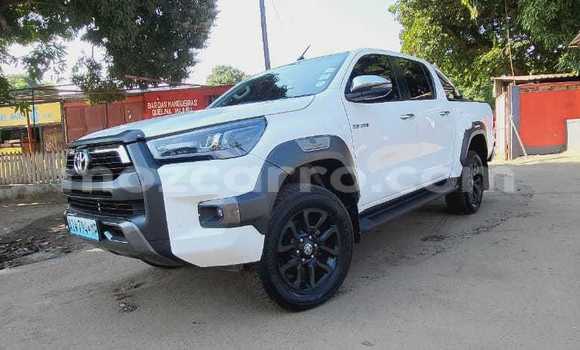 Comprar Usado Toyota Hiluxe Revo Branco Carro em Maputo em Maputo Comprar Usado Toyota Hiluxe Revo Branco Carro em Maputo em Maputo