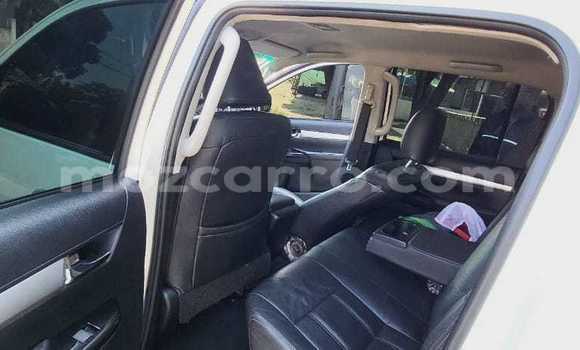 Comprar Usado Toyota Hiluxe Revo Branco Carro em Maputo em Maputo Comprar Usado Toyota Hiluxe Revo Branco Carro em Maputo em Maputo