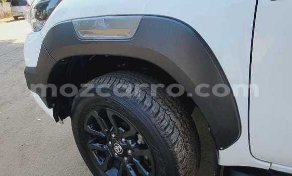 Comprar Usado Toyota Hiluxe Revo Branco Carro em Maputo em Maputo Comprar Usado Toyota Hiluxe Revo Branco Carro em Maputo em Maputo