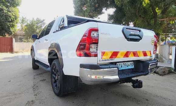 Comprar Usado Toyota Hiluxe Revo Branco Carro em Maputo em Maputo Comprar Usado Toyota Hiluxe Revo Branco Carro em Maputo em Maputo