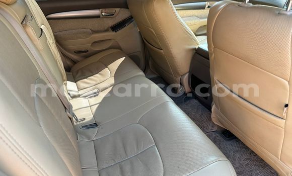 Nunua Ilio tumika Toyota Land Cruiser Prado Nyeupe Gari ndani ya Maputo nchini Maputo Nunua Ilio tumika Toyota Land Cruiser Prado Nyeupe Gari ndani ya Maputo nchini Maputo