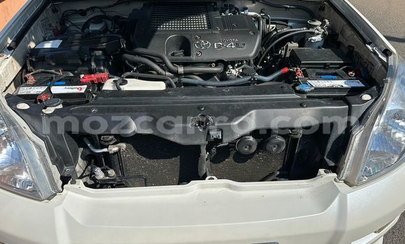Nunua Ilio tumika Toyota Land Cruiser Prado Nyeupe Gari ndani ya Maputo nchini Maputo Nunua Ilio tumika Toyota Land Cruiser Prado Nyeupe Gari ndani ya Maputo nchini Maputo