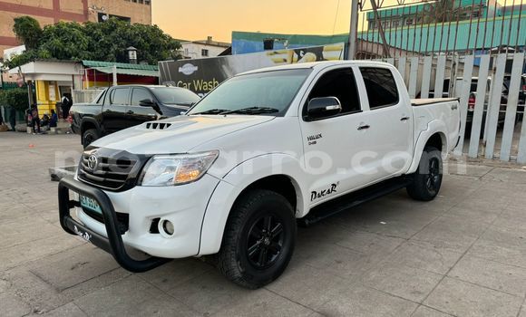 Comprar Usado Toyota Hilux Branco Carro em Maputo em Maputo Comprar Usado Toyota Hilux Branco Carro em Maputo em Maputo