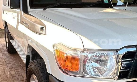 Tenga Tsaru Toyota Land Cruiser Chena Mota in Maputo in Maputo Tenga Tsaru Toyota Land Cruiser Chena Mota in Maputo in Maputo