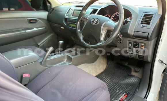 Comprar Novo Toyota Hilux Branco Carro em Maputo em Maputo Comprar Novo Toyota Hilux Branco Carro em Maputo em Maputo