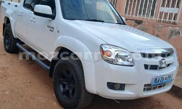 Nunua Ilio tumika Mazda BT-50 Nyeupe Gari ndani ya Maputo nchini Maputo