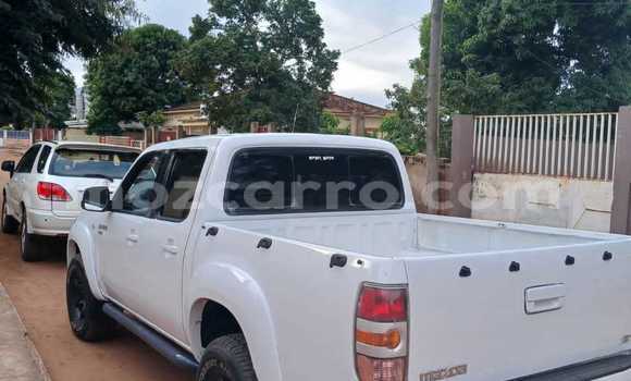 Tenga Tsaru Mazda BT-50 Chena Mota in Maputo in Maputo Tenga Tsaru Mazda BT-50 Chena Mota in Maputo in Maputo