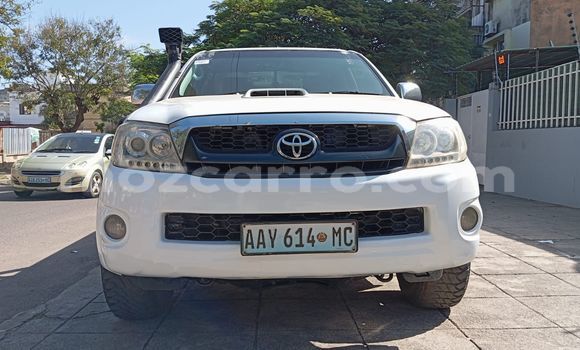 Buy Used Toyota Hilux White Car in Maputo in Maputo Buy Used Toyota Hilux White Car in Maputo in Maputo