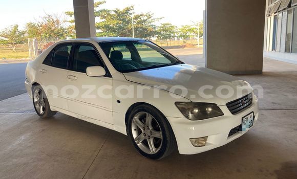 Nunua Ilio tumika Toyota Altezza Nyeupe Gari ndani ya Maputo nchini Maputo Nunua Ilio tumika Toyota Altezza Nyeupe Gari ndani ya Maputo nchini Maputo