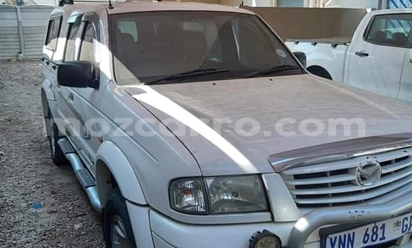 Comprar Usado Mazda B-series Branco Carro em Chimoio em Manica