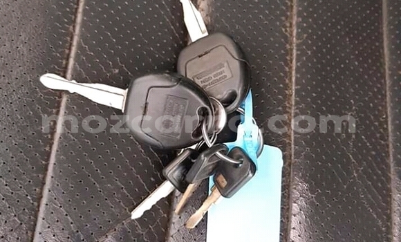 Nunua Ilio tumika Mazda B-series Nyeupe Gari ndani ya Chimoio nchini Manica Nunua Ilio tumika Mazda B-series Nyeupe Gari ndani ya Chimoio nchini Manica