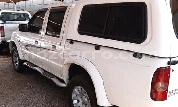 Nunua Ilio tumika Mazda B-series Nyeupe Gari ndani ya Chimoio nchini Manica Nunua Ilio tumika Mazda B-series Nyeupe Gari ndani ya Chimoio nchini Manica