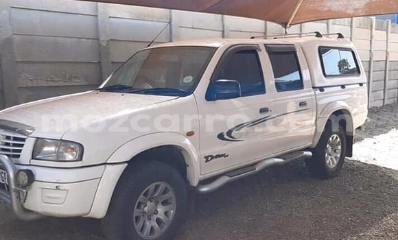 Nunua Ilio tumika Mazda B-series Nyeupe Gari ndani ya Chimoio nchini Manica Nunua Ilio tumika Mazda B-series Nyeupe Gari ndani ya Chimoio nchini Manica