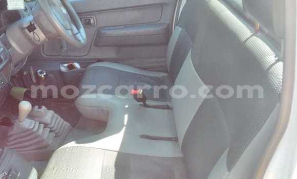 Comprar Usado Nissan Hardbody Branco Carro em Maputo em Maputo Comprar Usado Nissan Hardbody Branco Carro em Maputo em Maputo