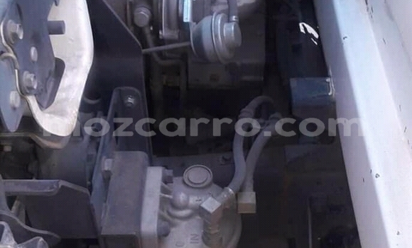 Tenga Tsaru Nissan UD Chena Rori in Chibuto in Gaza Tenga Tsaru Nissan UD Chena Rori in Chibuto in Gaza