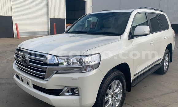 Comprar Usado Toyota Land Cruiser Branco Carro em Maputo em Maputo