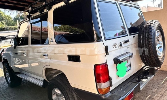 Comprar Usado Toyota Land Cruiser Branco Carro em Maputo em Maputo Comprar Usado Toyota Land Cruiser Branco Carro em Maputo em Maputo