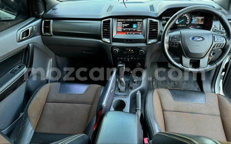 Big with watermark range rover range rover maputo maputo 25765