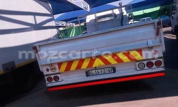 Tenga Tsaru Nissan UD Chena Rori in Chibuto in Gaza Tenga Tsaru Nissan UD Chena Rori in Chibuto in Gaza