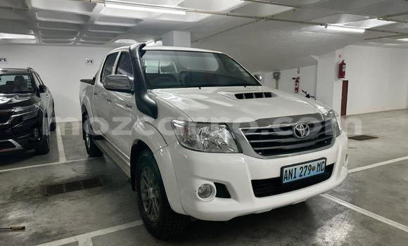 Nunua Ilio tumika Toyota Hilux Nyeupe Gari ndani ya Mocambique nchini Nampula Nunua Ilio tumika Toyota Hilux Nyeupe Gari ndani ya Mocambique nchini Nampula