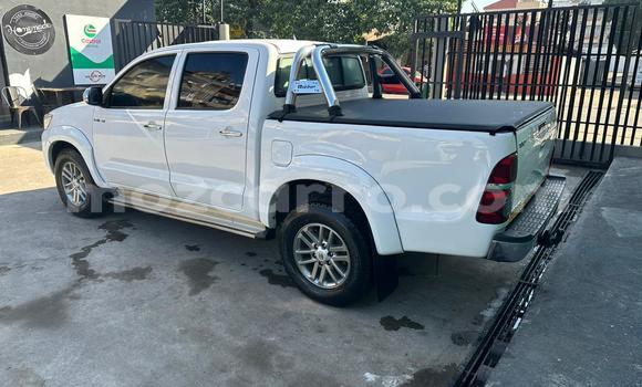 Nunua Ilio tumika Toyota Hilux Nyeupe Gari ndani ya Mocambique nchini Nampula Nunua Ilio tumika Toyota Hilux Nyeupe Gari ndani ya Mocambique nchini Nampula