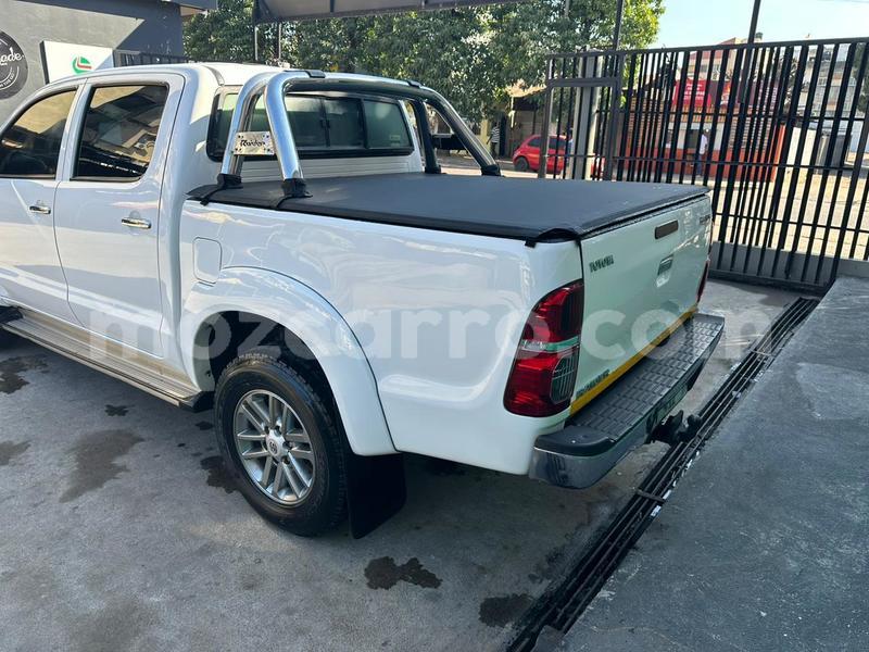 Big with watermark toyota hilux nampula mocambique 25769