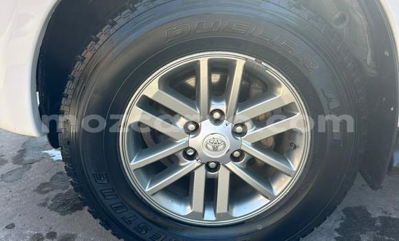 Nunua Ilio tumika Toyota Hilux Nyeupe Gari ndani ya Mocambique nchini Nampula Nunua Ilio tumika Toyota Hilux Nyeupe Gari ndani ya Mocambique nchini Nampula