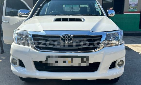 Nunua Ilio tumika Toyota Hilux Nyeupe Gari ndani ya Mocambique nchini Nampula Nunua Ilio tumika Toyota Hilux Nyeupe Gari ndani ya Mocambique nchini Nampula